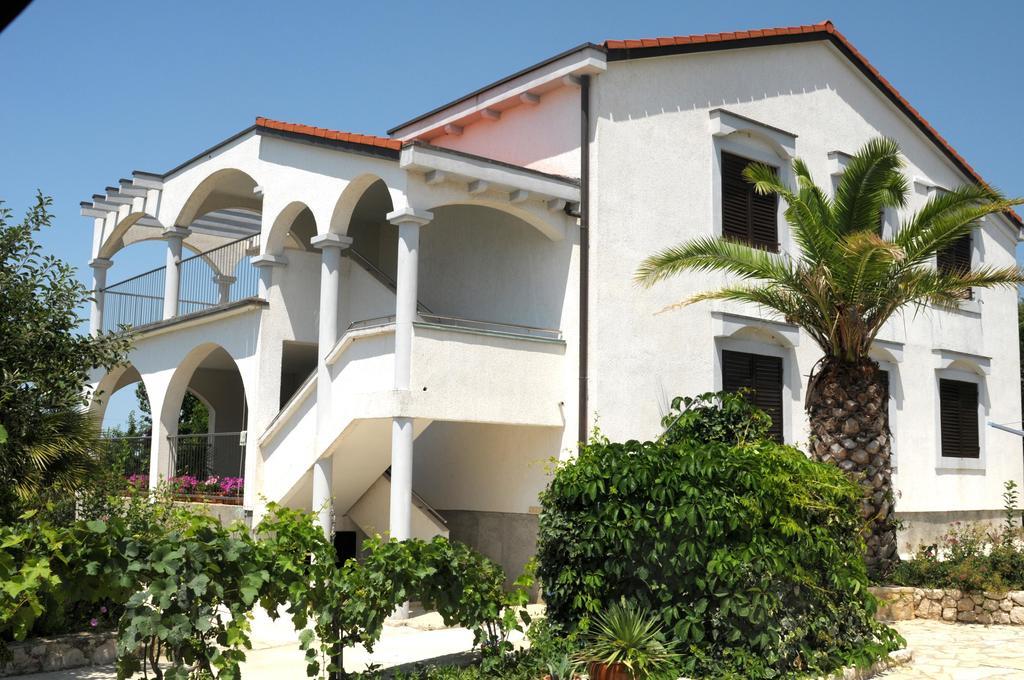 Apartments Pavlovic Ninski Stanovi Bilik gambar